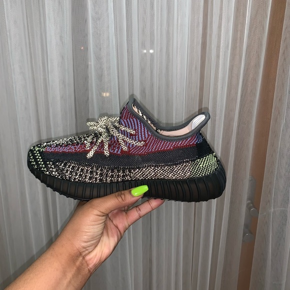 Yeezy 350 - Picture 4 of 4
